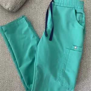 Figs scrub pants, Yola, Surgical Green, small regular
